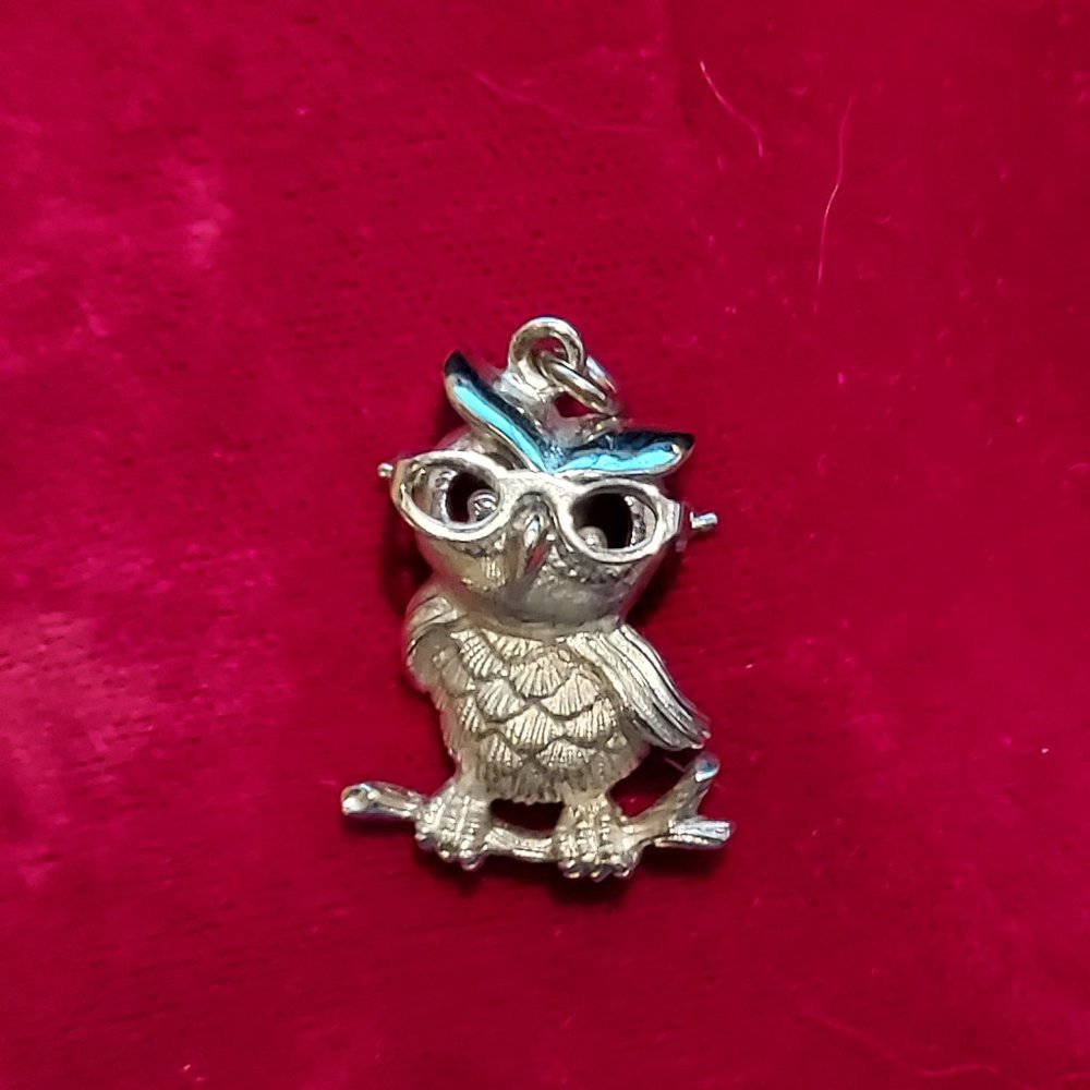 Silver Owl with movable glasses Charm